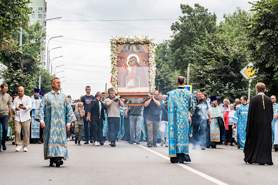 Архиерейское богослужение в соборе Николы Белого города Серпухова